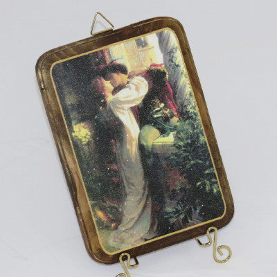 Gift Favor - Wooden Plaque Romeo & Juliet Kiss