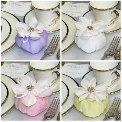 Ninfea Sachet with Brooch (Assorted Colors)