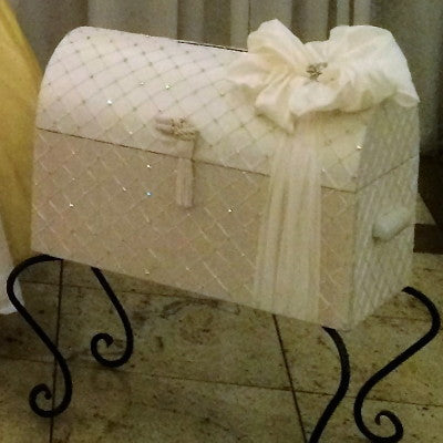 Treasure Chest with Wrought Iron Legs Ivory/White Rental