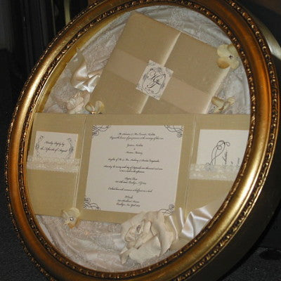Keepsake Shadowbox - Elegant Round 14